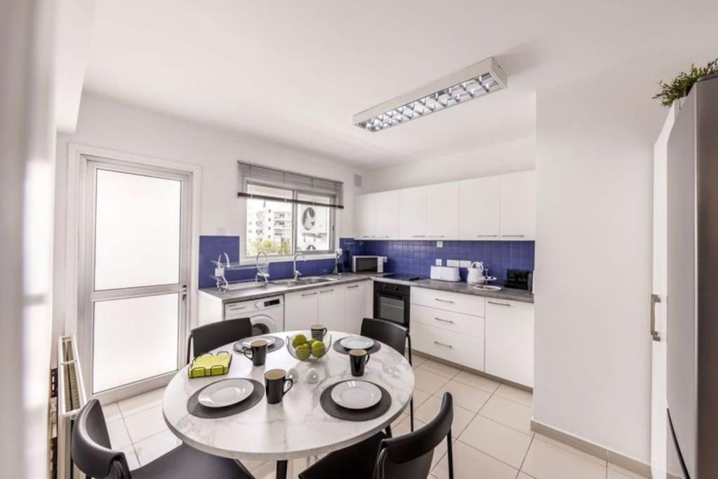 Luxurious Bright & Stylish 2Br With Office In Nicosia Nicósia Exterior foto