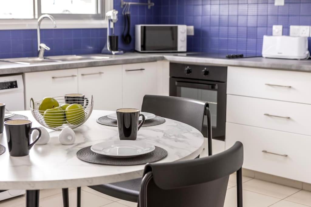 Luxurious Bright & Stylish 2Br With Office In Nicosia Nicósia Exterior foto