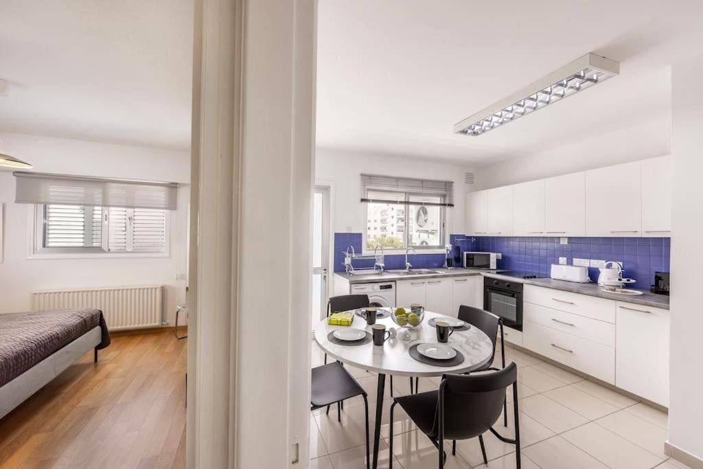 Luxurious Bright & Stylish 2Br With Office In Nicosia Nicósia Exterior foto